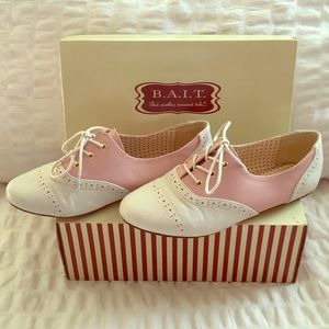 Sweet! Pink Saddle Shoes